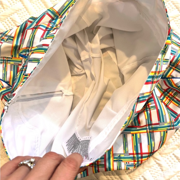 Adidas golf skort in fun pattern! Size 4 - Picture 6 of 6